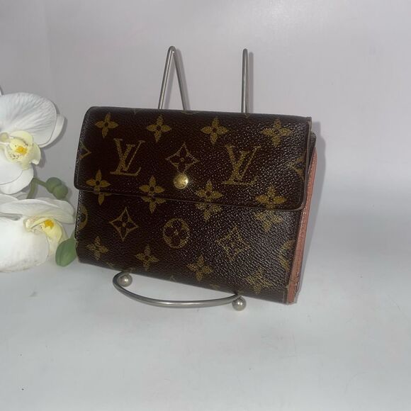 Authentic Louis Vuitton Monogram Tresor Etui Trifold Wallet - Picture 1 of 16